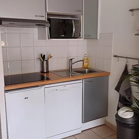 T2 Turquoise Avec Piscine Et Tennis *